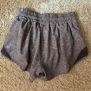Lululemon Hotty Hot Low Rised Lined 2.5” shorts